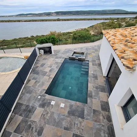 Villa 305 Villa De Standing Avec Piscine *