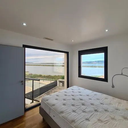 305 Villa De Standing Avec Piscine *